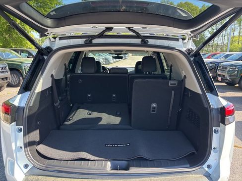 New 2026 Nissan Pathfinder SL AWD/4WD image 17