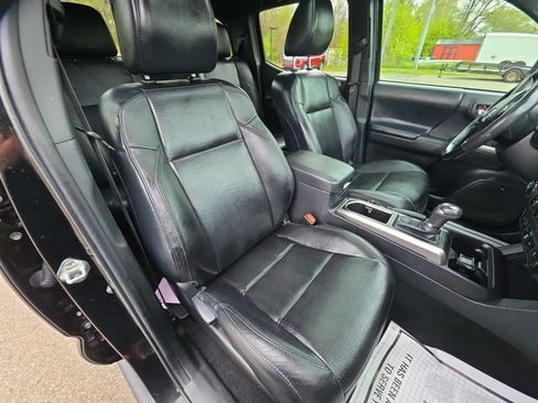Used 2023 Toyota Tacoma Limited AWD/4WD image 26