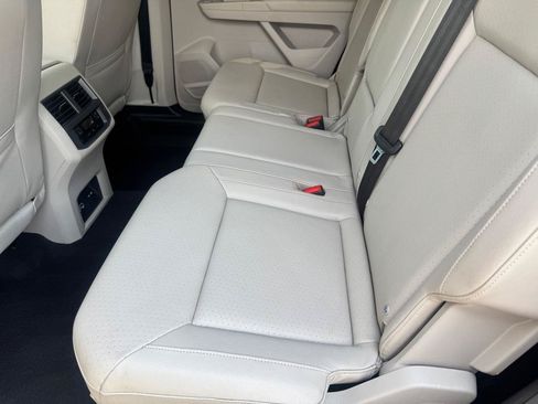 Used 2018 Volkswagen Atlas SEL FWD image 15