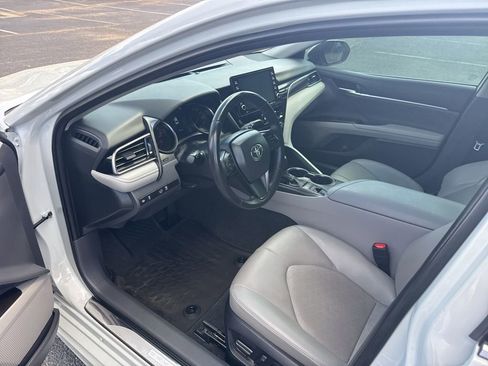 Used 2023 Toyota Camry XSE image 12