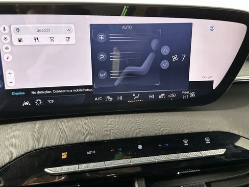 Used 2025 Buick Enclave Sport Touring image 19