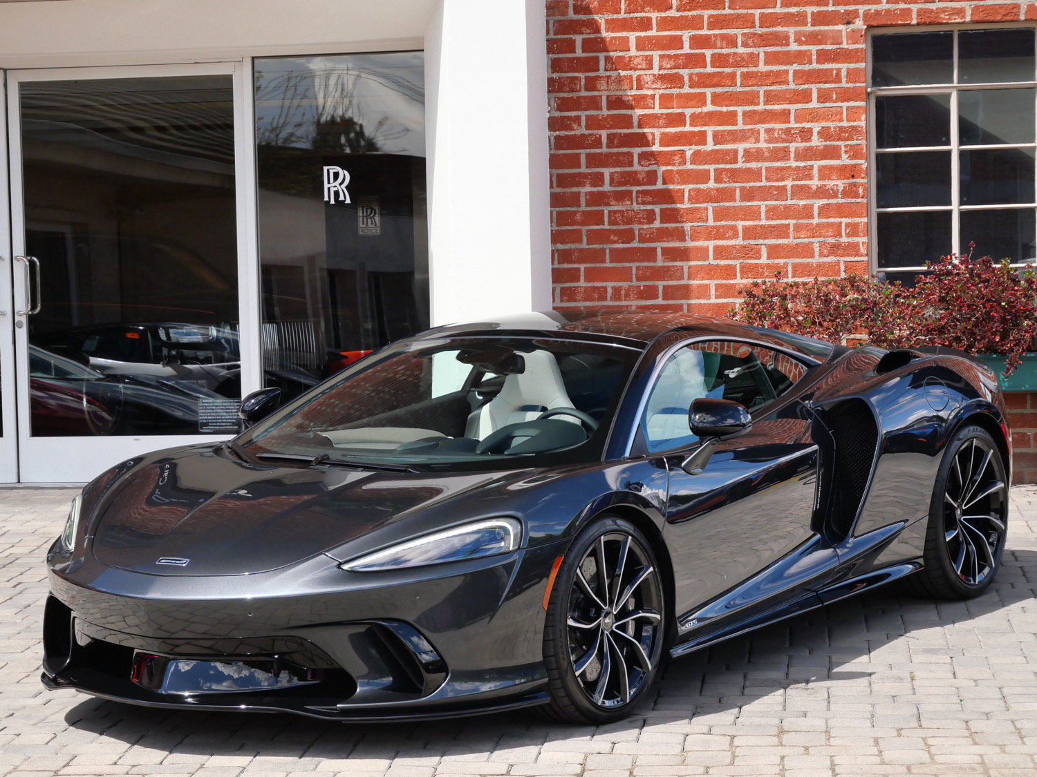 Used 2026 McLaren GTS RWD image 27