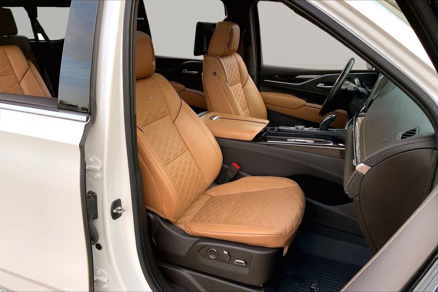 Used 2021 Cadillac Escalade ESV Premium Luxury AWD/4WD image 9