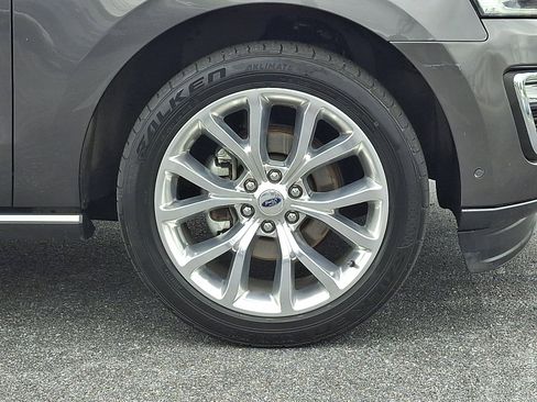 Used 2018 Ford Expedition Platinum AWD/4WD image 8