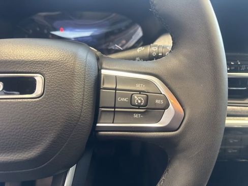 Used 2024 Jeep Compass Latitude image 13