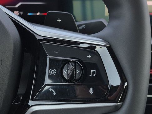 Certified 2024 BMW 530i xDrive w/ Premium Package image 27