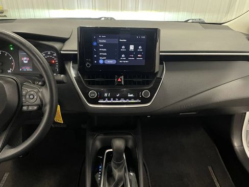 Used 2024 Toyota Corolla LE image 30