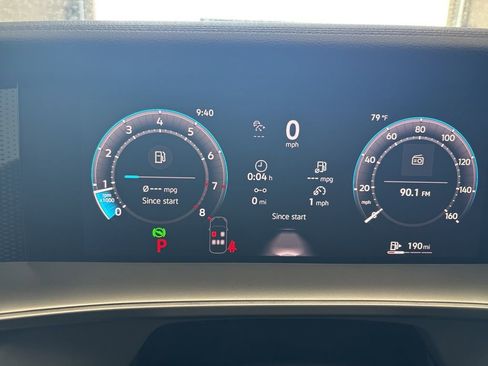 New 2026 Volkswagen Tiguan SE R-Line FWD image 17