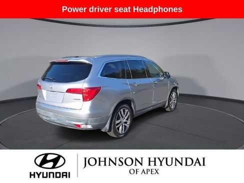 Used 2017 Honda Pilot Touring image 8