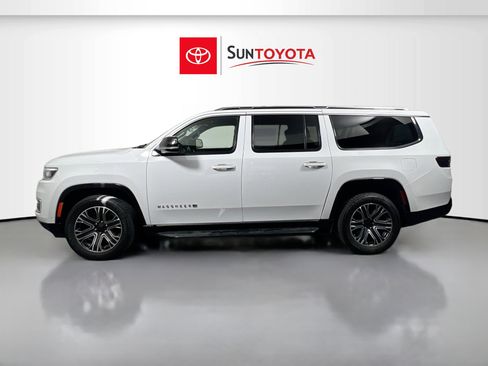 Used 2024 Jeep Wagoneer L Series II w/ Flexible Seating Group image 7