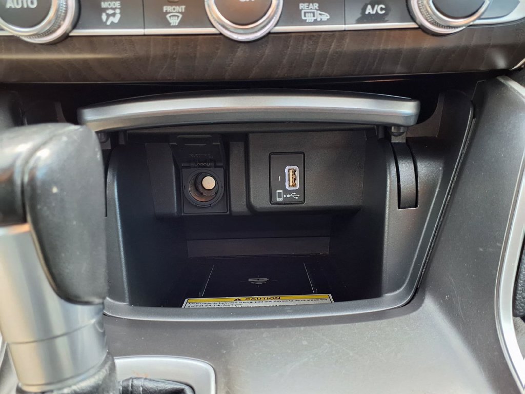 Used 2018 Honda Accord Touring image 15