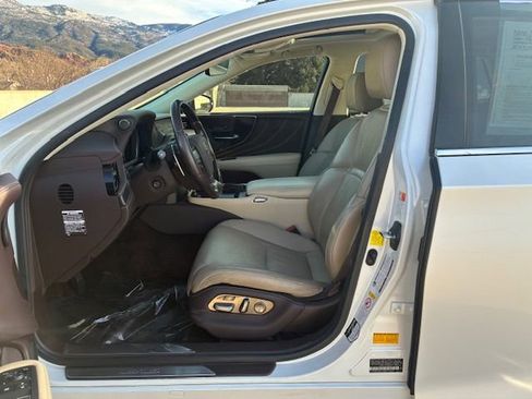 Used 2018 Lexus LS 500 w/ Interior Upgrade Package image 11