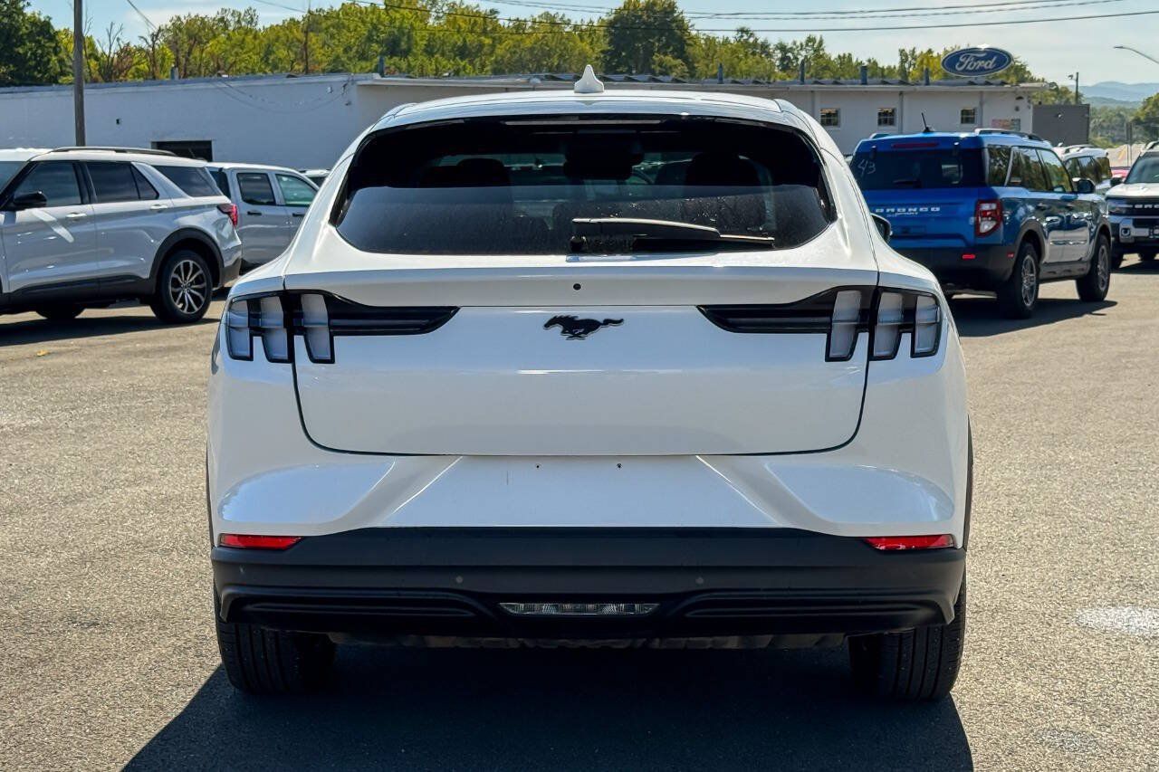 Used 2022 Ford Mustang Mach-E Select AWD/4WD image 4