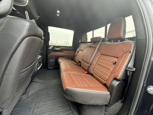 Used 2024 GMC Sierra 3500 Denali Ultimate image 24