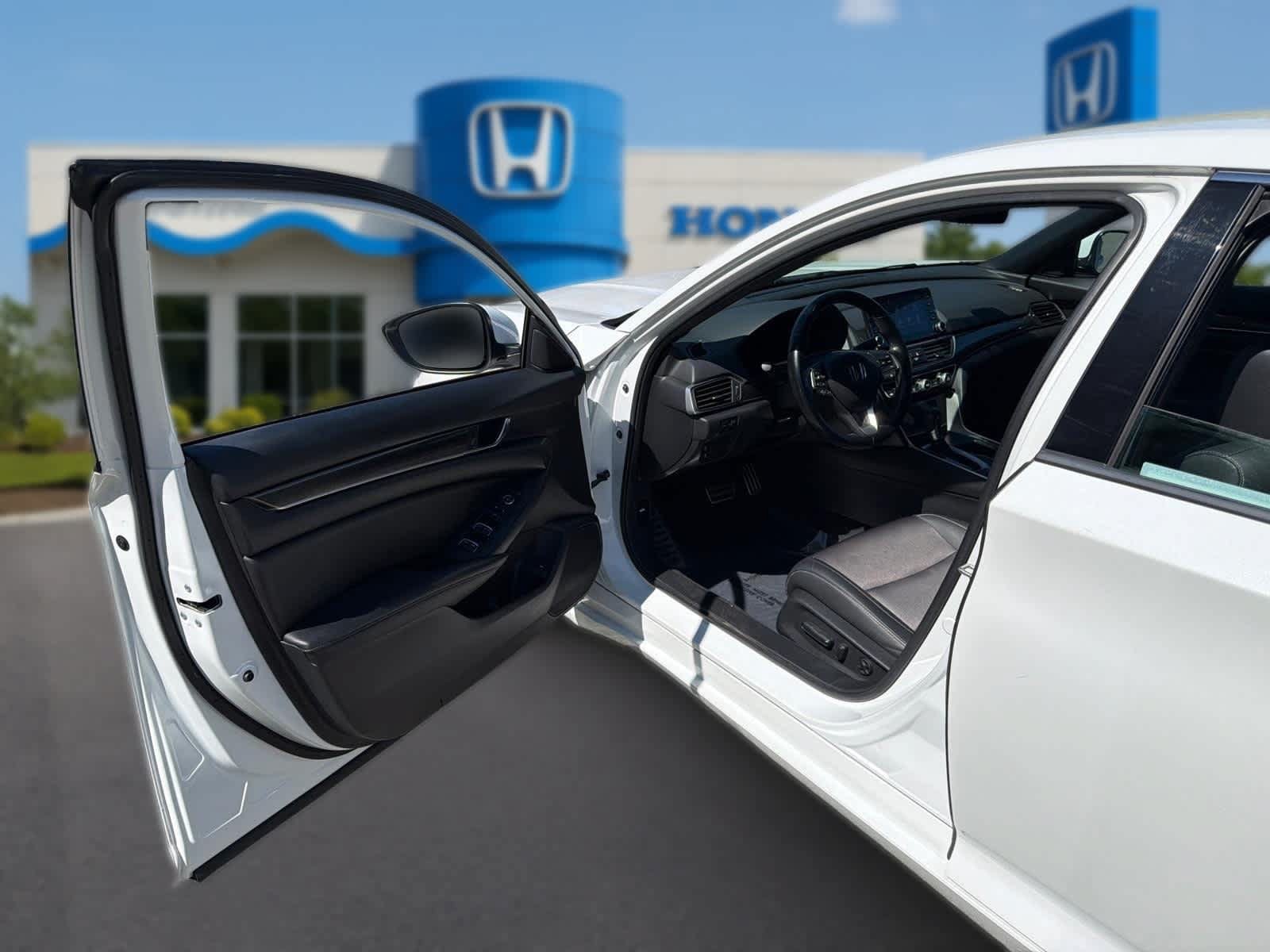 Used 2020 Honda Accord Sport image 11