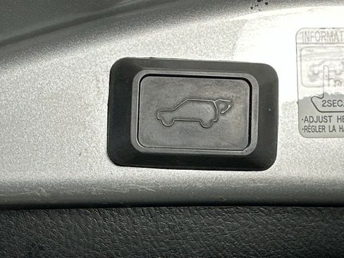 Used 2016 Toyota RAV4 XLE AWD/4WD image 28