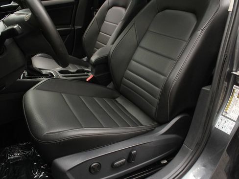 Used 2021 Volkswagen Jetta R-Line FWD image 17