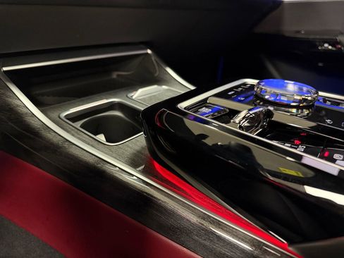 Used 2023 BMW 740i w/ Parking Assistance Package image 23