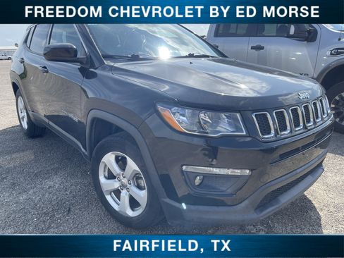 Used 2017 Jeep Compass Latitude w/ Popular Equipment Group image 1