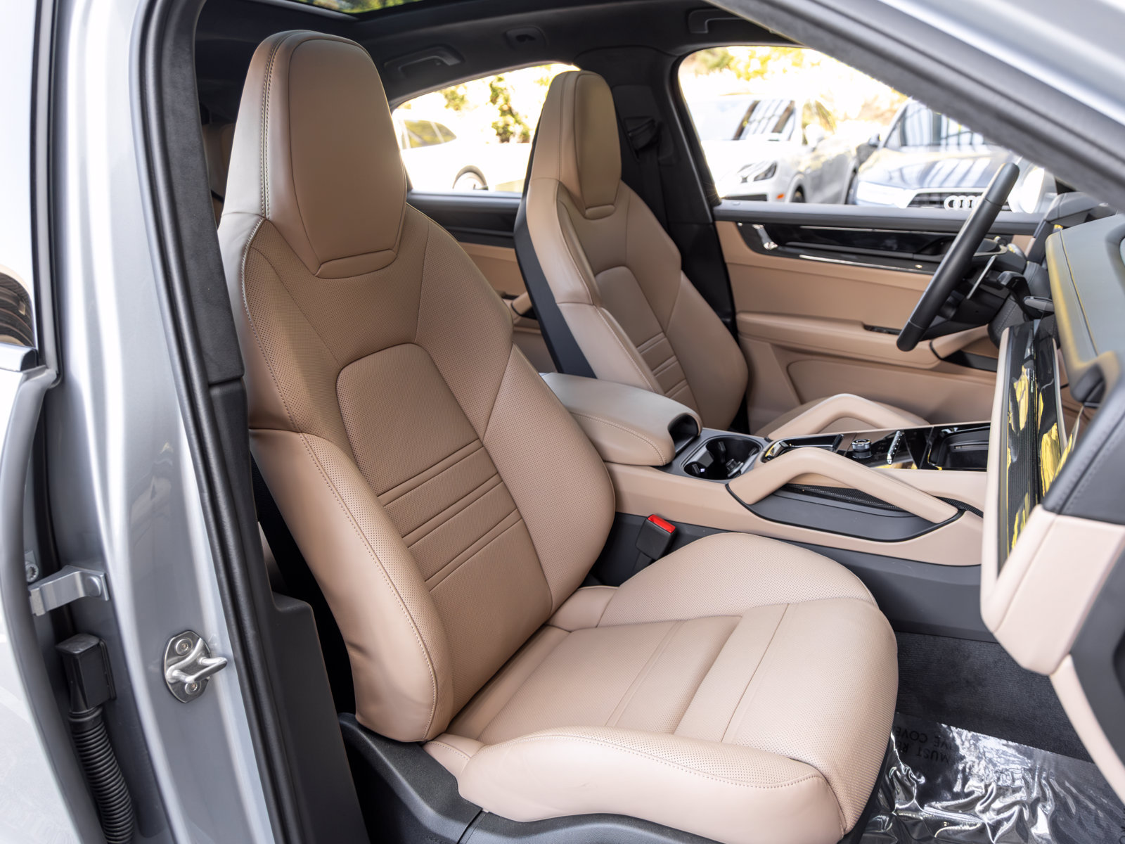 Certified 2025 Porsche Cayenne GTS AWD/4WD image 73
