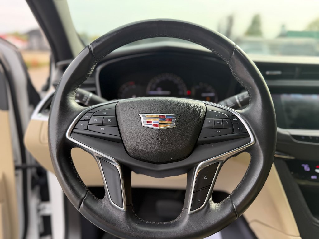 Used 2017 Cadillac XT5 FWD w/ LPO, Wheel Lock Package image 10