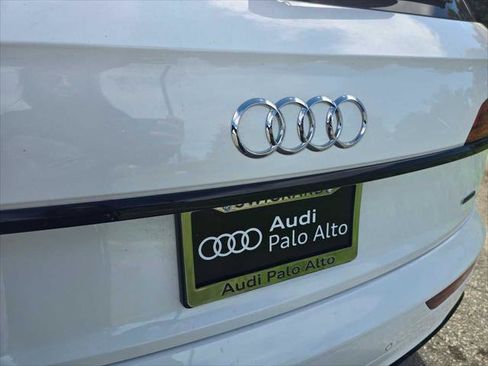 Certified 2025 Audi Q5 2.0T Premium w/ Convenience Plus Package image 16
