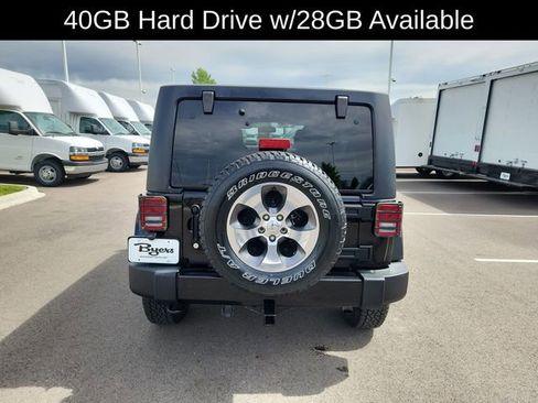 Used 2018 Jeep Wrangler Unlimited Sahara AWD/4WD image 8