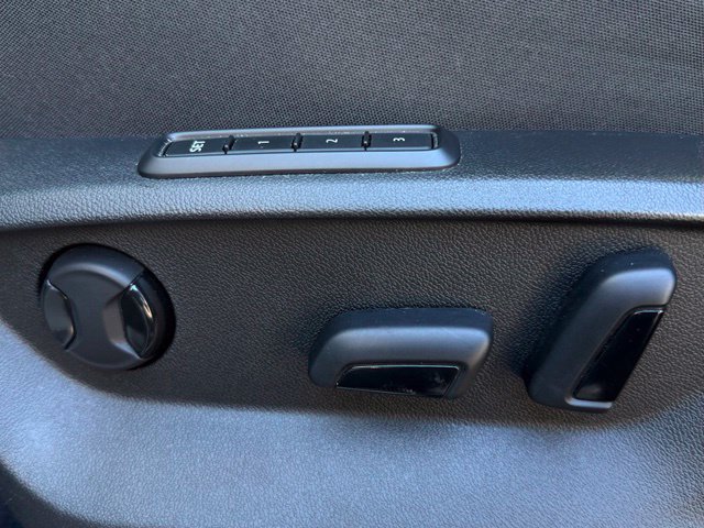 Used 2024 Volkswagen Atlas Peak Edition SEL AWD/4WD image 16