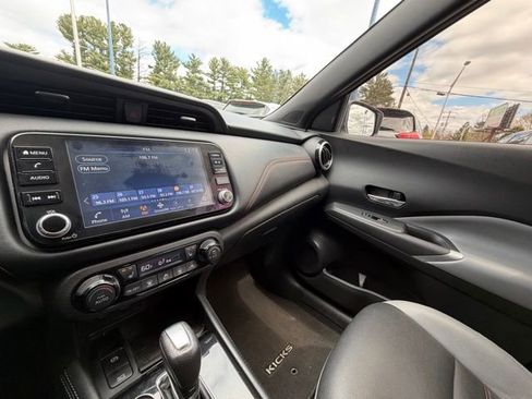 Used 2021 Nissan Kicks SR w/ SR Premium Package FWD image 27