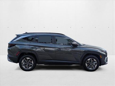 New 2025 Hyundai Tucson SEL image 9