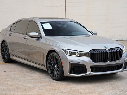 Used 2022 BMW 740i w/ M Sport Package RWD image 59