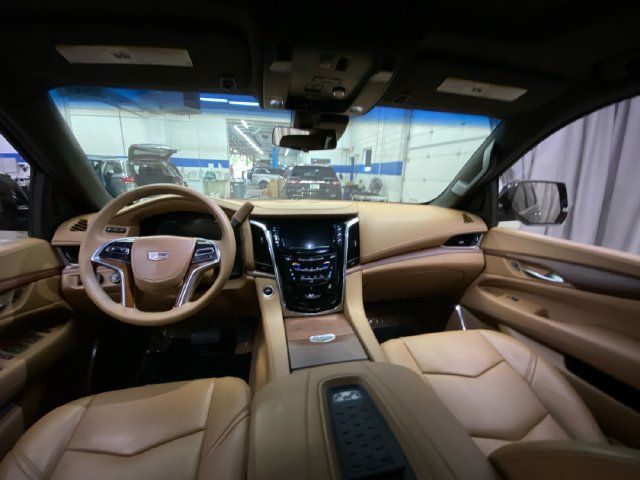 Used 2017 Cadillac Escalade Platinum AWD/4WD image 29