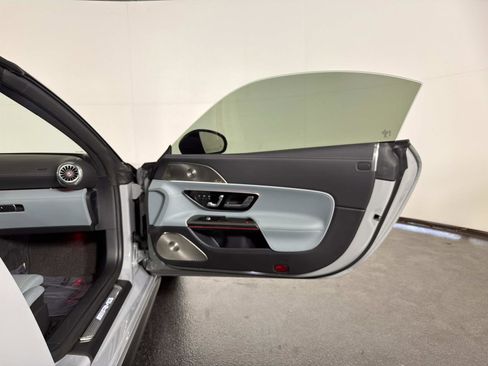 Used 2022 Mercedes-Benz SL 63 AMG 4MATIC w/ AMG Aerodynamic Package image 23