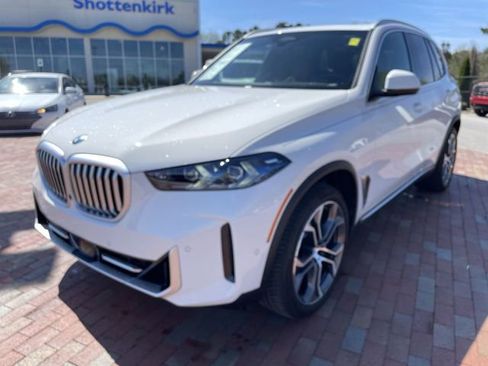 Used 2026 BMW X5 xDrive40i w/ Premium Package AWD/4WD image 1