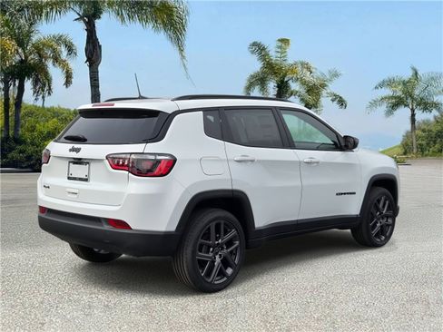 New 2026 Jeep Compass Latitude image 4