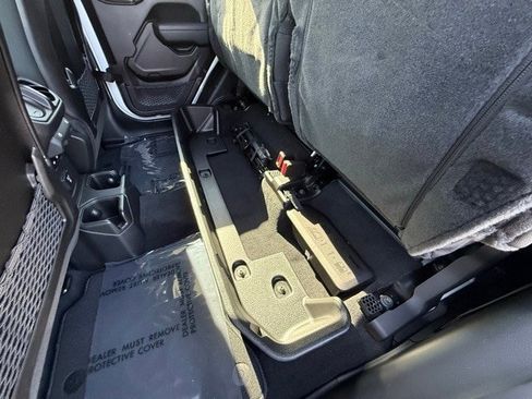 New 2025 Jeep Gladiator Mojave w/ Safety Group image 21