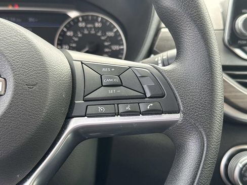 Used 2025 Nissan Altima 2.5 SV FWD image 28