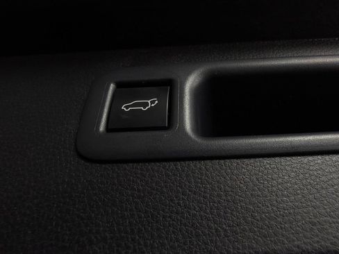 Used 2025 Toyota Highlander XSE AWD/4WD image 29