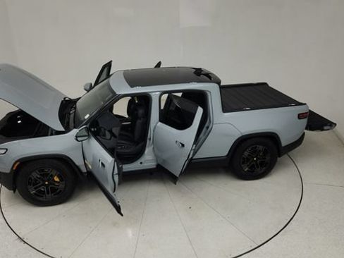 Used 2022 Rivian R1T Adventure AWD/4WD image 32