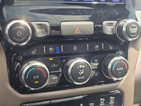 Used 2019 RAM 1500 Laramie w/ Sport Appearance Package AWD/4WD image 37