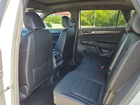 Used 2024 Volkswagen Atlas Cross Sport SEL R-Line AWD/4WD image 17