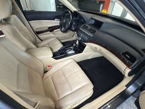 Used 2010 Honda Crosstour EX-L image 24