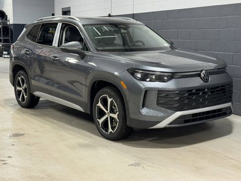 New 2026 Volkswagen Tiguan SE image 1