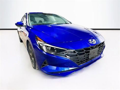 Used 2023 Hyundai Elantra SEL image 1