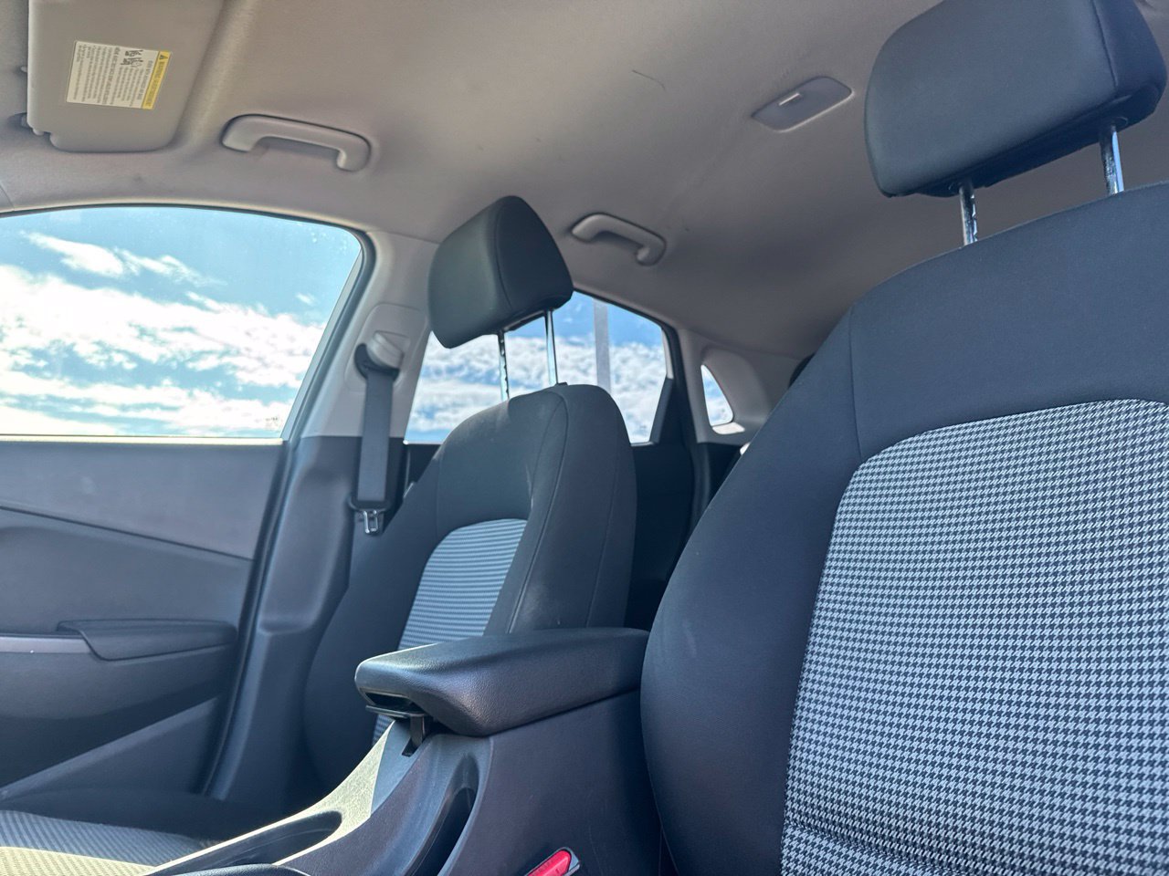 Used 2023 Hyundai Kona SE AWD/4WD image 43