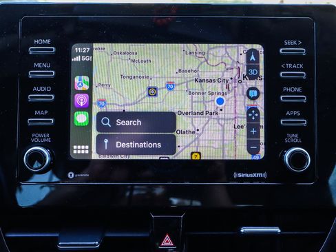 Used 2022 Toyota Camry SE image 6