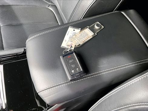 Used 2024 Jeep Grand Cherokee L Overland w/ Luxury Tech Group IV image 35