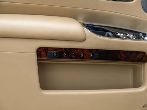 Used 2017 Rolls-Royce Ghost RWD image 97