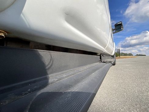 Used 2005 GMC Sierra 2500 SLT w/ Heavy-Duty Power Package image 49