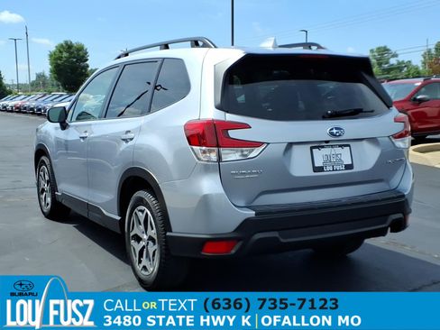 Used 2022 Subaru Forester Premium AWD/4WD image 5